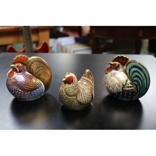 113 - 3 Royal Crown Derby Paperweights to include Farmyard Hen limited edition 858 of 5000 MIII Signed, Fa... 