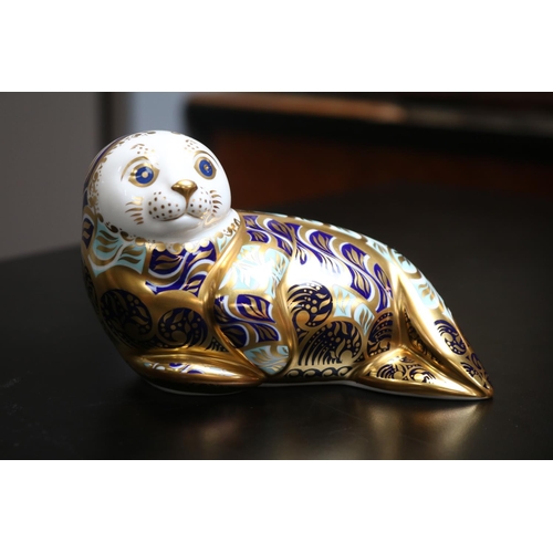 149 - Royal Crown Derby Paperweight Harbour Seal Limited edition 685 of 4500 Signed with Gold Seal