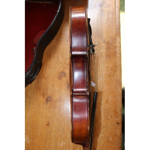 235 - Late 19thC / Early 20thC Violin with 2 bows and case no markings