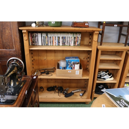 602 - Modern Pine Bookcase of 2 shelves