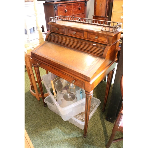 624 - 20thC Fitted Ladies writing desk with metal gallery and Leather insert