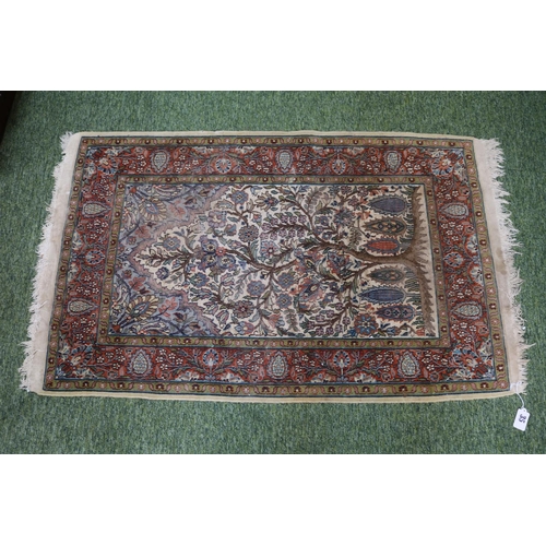 35 - Tree of Life Persian Rug with tassel ends 106 x 64cm