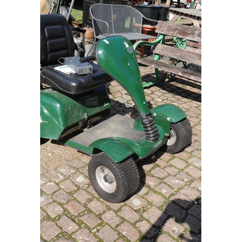 619 - Grasshopper Green Golf Buggy with metal Ramp, complete with Key and Ramp