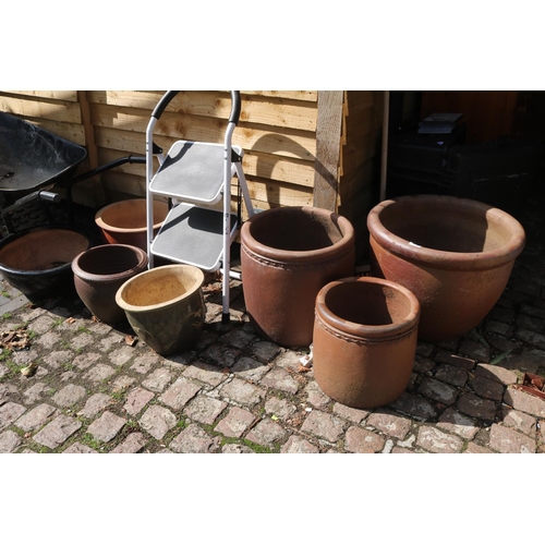 626 - Collection of assorted Garden Pots