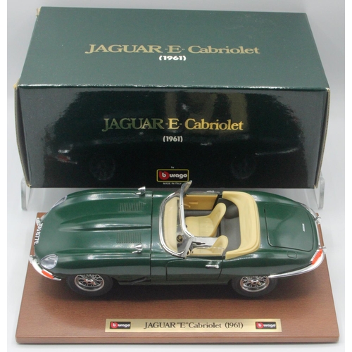 103c - Burago Model Jaguar E-Cabriolet 1961 Box & Papers