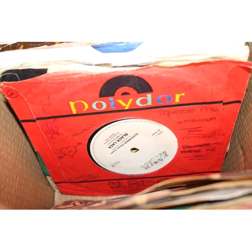 124 - Collection of Vinyl Singles to include Lionel Richie, Stevie Wonder etc