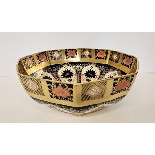 14 - Royal Crown Derby Large octagonal fruit bowl. Pattern 1128 Imari design. D 27.5cm.