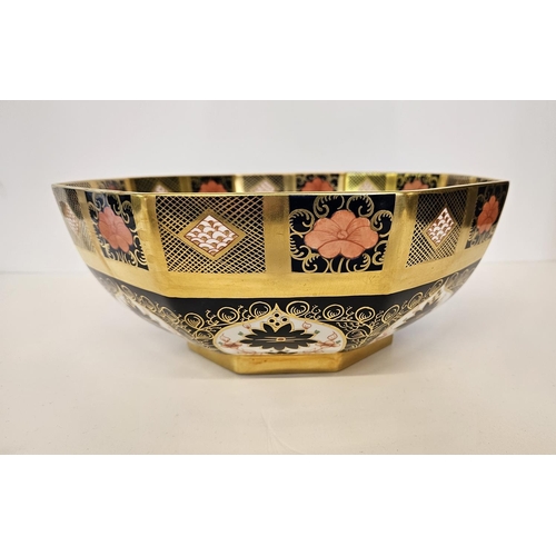 14 - Royal Crown Derby Large octagonal fruit bowl. Pattern 1128 Imari design. D 27.5cm.