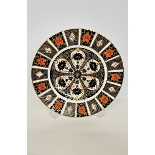 16 - Royal Crown Derby Collection of 12 Dinner plates, decorated in Imari pattern 1128, D 27cm. Some Seco... 