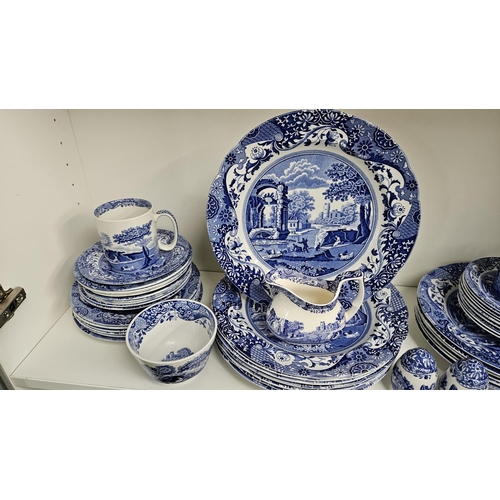 20 - Extensive Spode Italian design C.1816 pattern Blue and White assembled part dinner service, 20th Cen... 