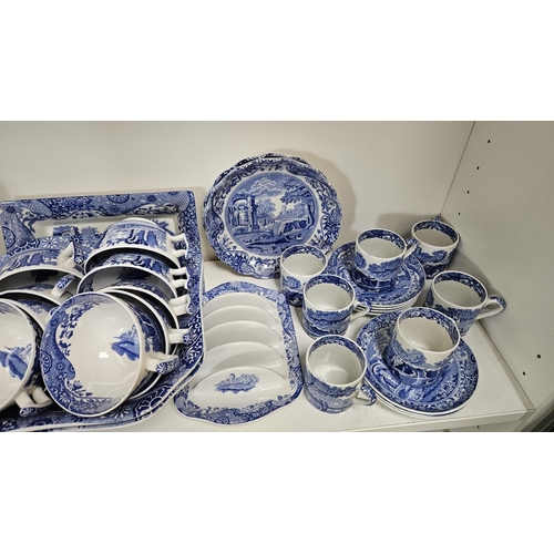 20 - Extensive Spode Italian design C.1816 pattern Blue and White assembled part dinner service, 20th Cen... 