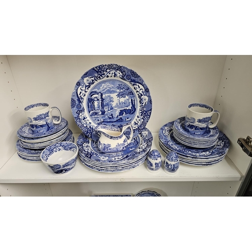 20 - Extensive Spode Italian design C.1816 pattern Blue and White assembled part dinner service, 20th Cen... 