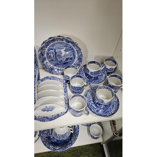 20 - Extensive Spode Italian design C.1816 pattern Blue and White assembled part dinner service, 20th Cen... 