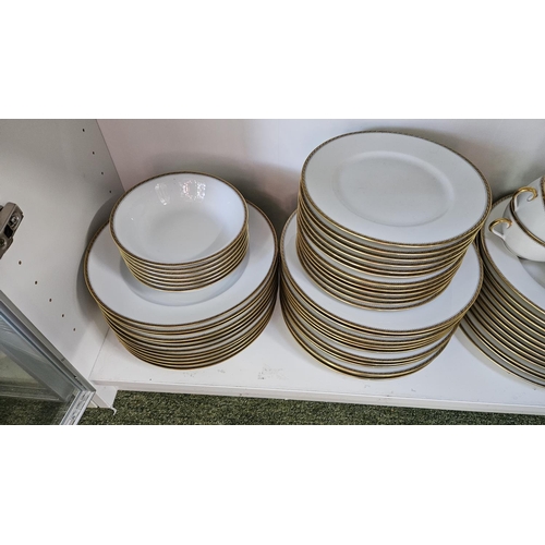 24 - Extensive Hutschenreuther Porcelain dinner service Noblesse/Juwel pattern with underglaze green mark... 