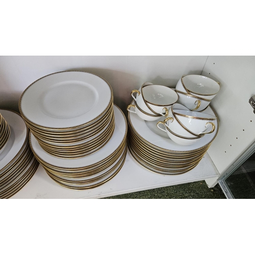 24 - Extensive Hutschenreuther Porcelain dinner service Noblesse/Juwel pattern with underglaze green mark... 