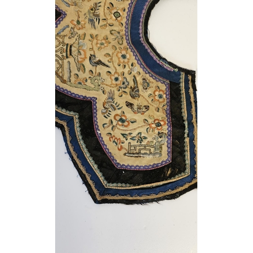 52 - Late Qing Dynasty silk collar decorated with Peony Insects, Birds and Gilded bridges. 35cm in Diamet... 