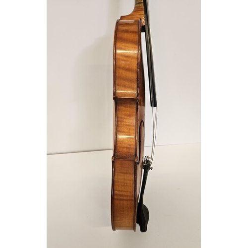 80 - A Violin by Francois Breton, Labelled: F. Breton, Brevete de S. A. R. M. With 1 bow and accessories ... 