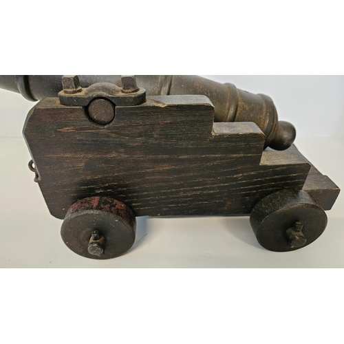 94 - Fine Quality Model of a British Naval Napoleonic era Cannon in cast iron, mounted on oak carriage. 4... 