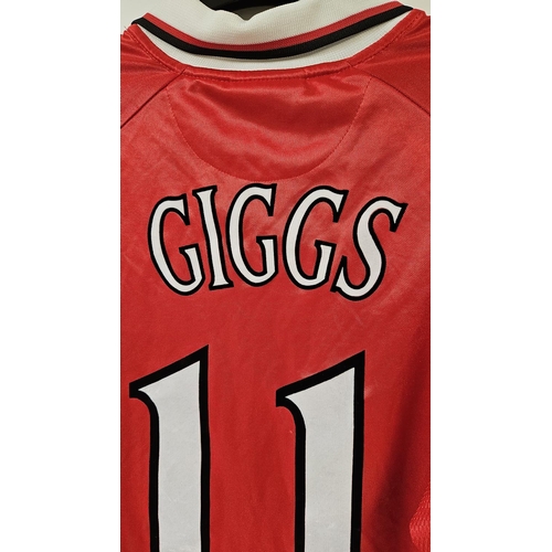 165 - RYAN GIGGS 1999/2000 UEFA CHAMPIONS LEAGUE MATCH WORN #11 MANCHESTER UNITED JERSEY
On offer is a ver... 