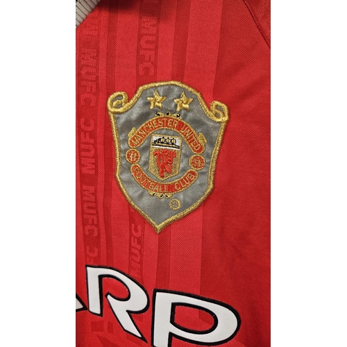 165 - RYAN GIGGS 1999/2000 UEFA CHAMPIONS LEAGUE MATCH WORN #11 MANCHESTER UNITED JERSEY
On offer is a ver... 