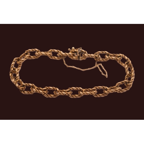 198 - 9ct Gold Imported Fancy twist chain link bracelet with sliding clasp and figure of eight catch with ... 