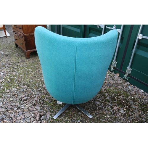 327 - Fantastic Quality Egg chair by Arne Jacobsen for Fritz Hansen with Turquoise upholstery and Aluminiu... 