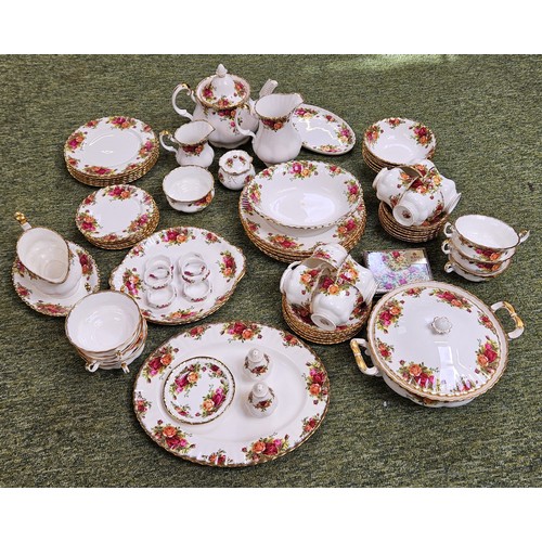 38 - Extensive Royal Albert Old Country Roses Dinner service comprising of Dinner Plates, Tureen, Teapot,... 