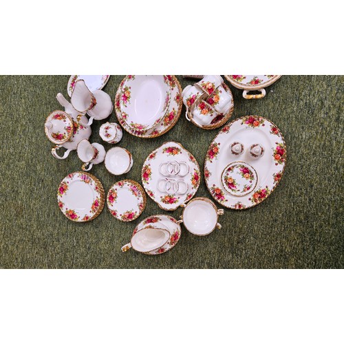 38 - Extensive Royal Albert Old Country Roses Dinner service comprising of Dinner Plates, Tureen, Teapot,... 