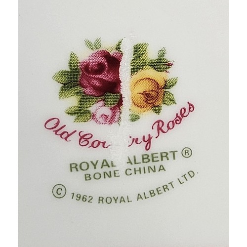 38 - Extensive Royal Albert Old Country Roses Dinner service comprising of Dinner Plates, Tureen, Teapot,... 