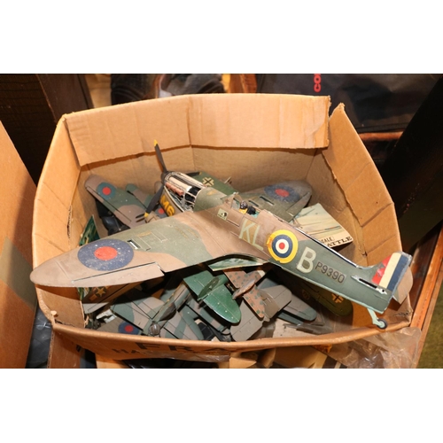 190 - Collection of Airfix and other Aircraft models to include boxed RAF Hurricane Kellkraft, Boxed Brass... 