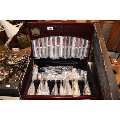 274 - Guy Degrenne of France Orevre Collection Cased Canteen of Cutlery in wooden case