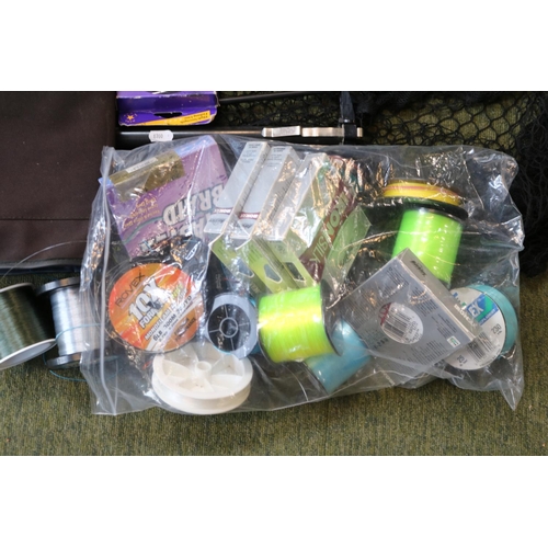 425 - Collection of assorted Fishing items and a Fishing Landing Net