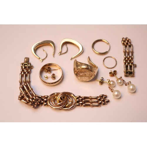 516A - Collection of assorted 9ct Gold to include Rings and findings 34.7g total weight