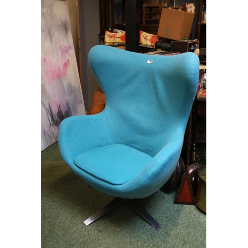 702 - Fantastic Quality Egg chair in the style of Arne Jacobsen for Fritz Hansen with Turquoise upholstery... 