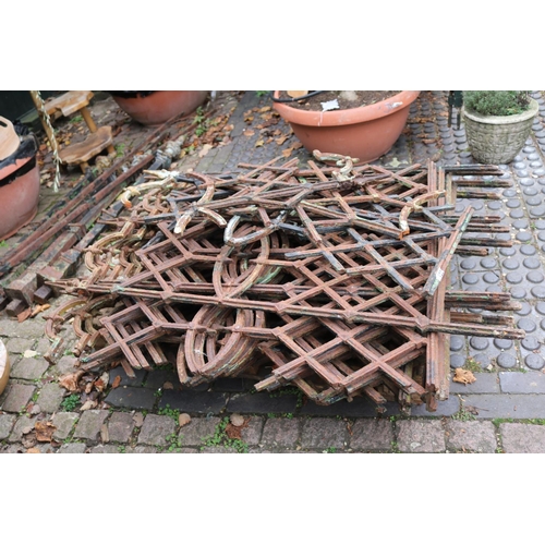 722 - Pallet of 19thC Cast Iron Cruciform Fencing