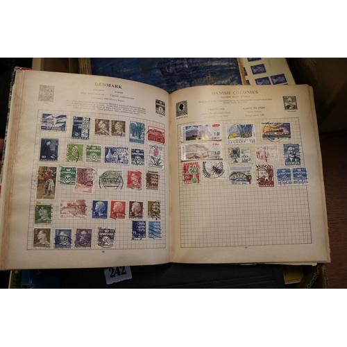 242 - Box of assorted World Stamp albums and loose stamps