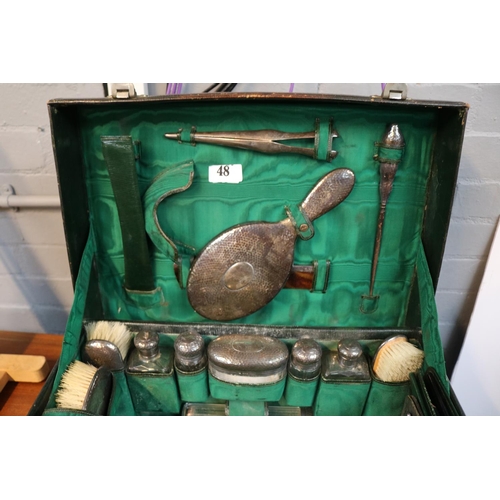 48 - Good quality Cased Silver Ladies Hammered Travelling Set 1905 consisting of Powder Pots, Dressing ta... 