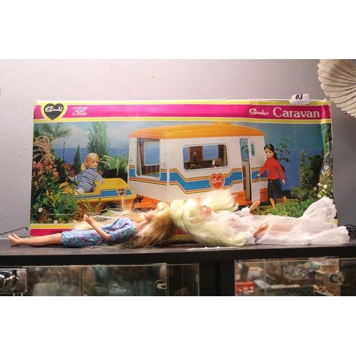 63 - Boxed Pedigree Sindy Caravan and 2 Figures