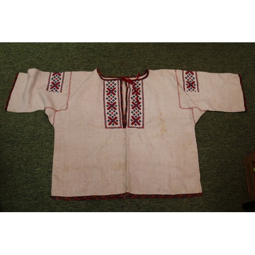 226 - Collection of assorted Fabric and a Silk Chinese Textile decorated with cockerel