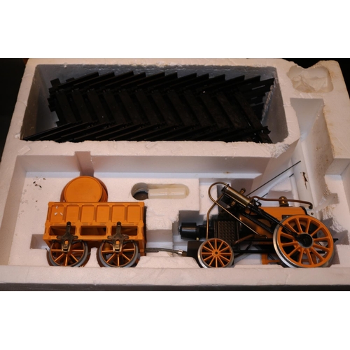385 Boxed Stephensons Rocket Real Steam Train Set by Hornby Railways