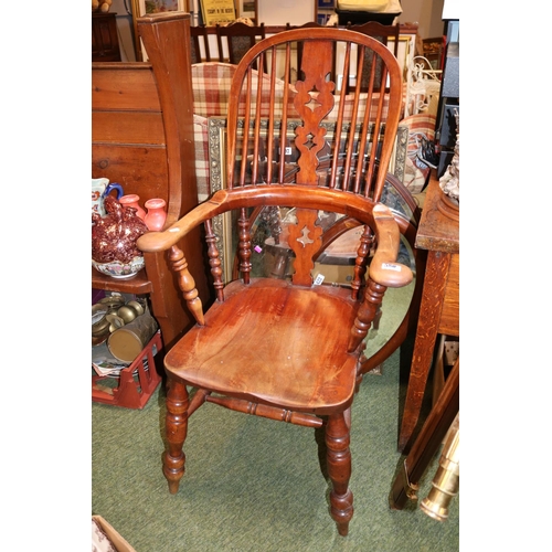 580 - Good quality Late 19thC Yew wood Windsor Chair with stick and scroll back and shaped seat