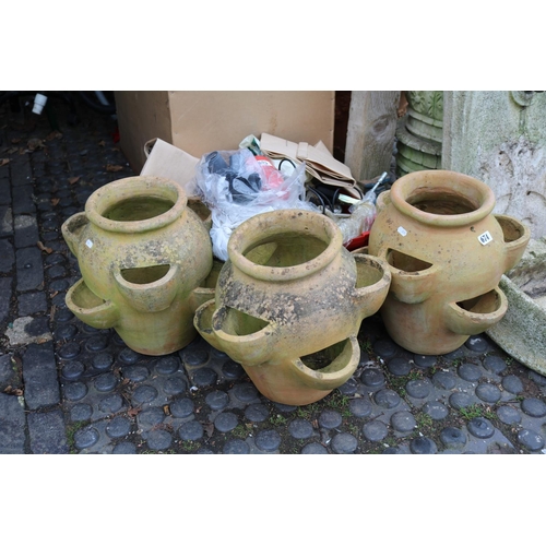 674 - 3 Terracotta Strawberry Planters