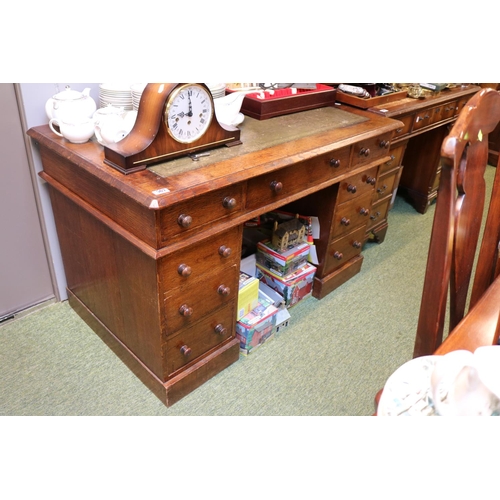 520 - Late Victorian 9 Drawer Oak Pedestal desk with turned handles