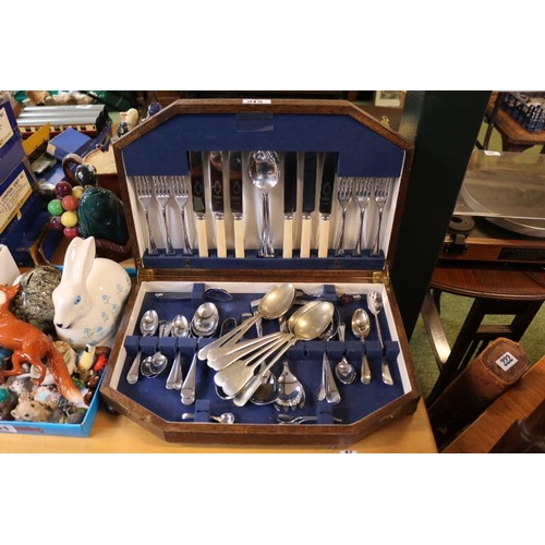 215 - Oak Cased Canteen of Silver plated flatware