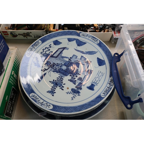 258 - Good collection of Chinese Blue & White Kangxi and later Chargers and Plates