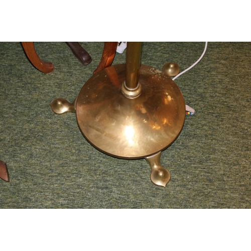 302 - Brass Adjustable Oil Lamp of turned design