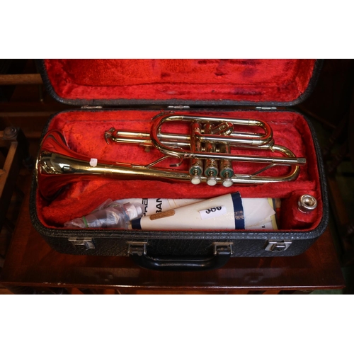 380 - York USA Cornet cased with accessories