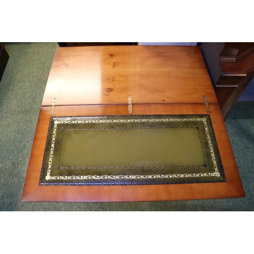 575 - Reproduction Batchelor's chest of 4 drawers with brass drop handles over bracket feet