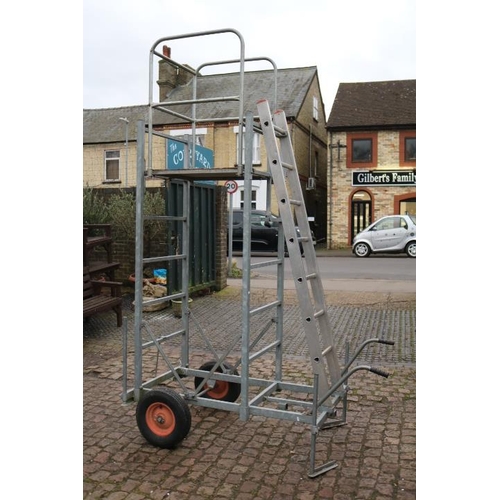 600 - Metal Mobile Scaffolding tower