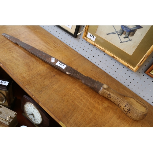 123 - Large Great Western Railways Screw driver with wooden handle